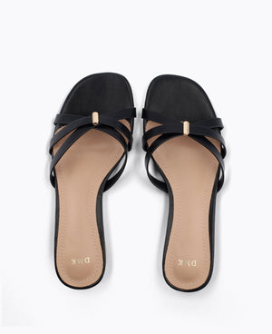 Trissa Flat Sandals Black
