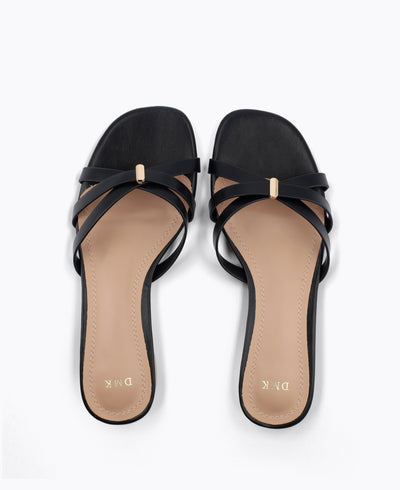 Trissa Flat Sandals Black