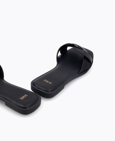 Darla Flat Sandals - Black