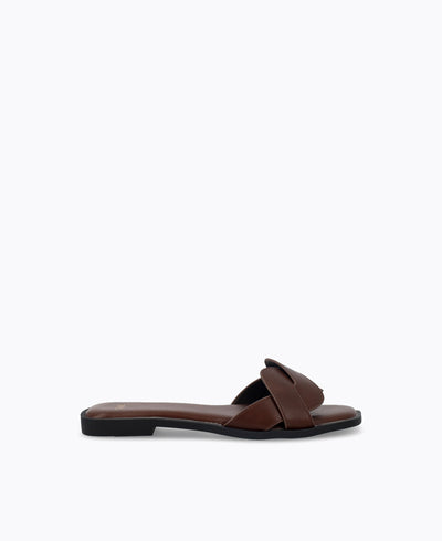 Darla Flat Sandals - Brown