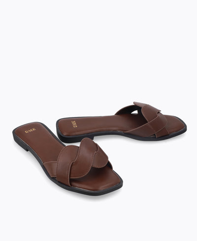 Darla Flat Sandals - Brown