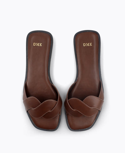 Darla Flat Sandals - Brown
