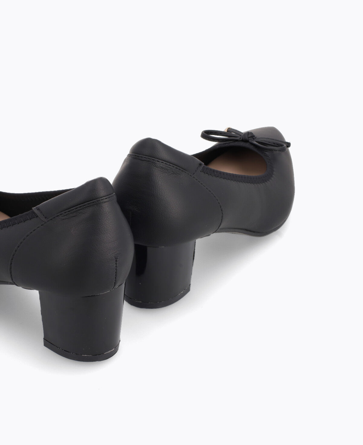 26062_Black